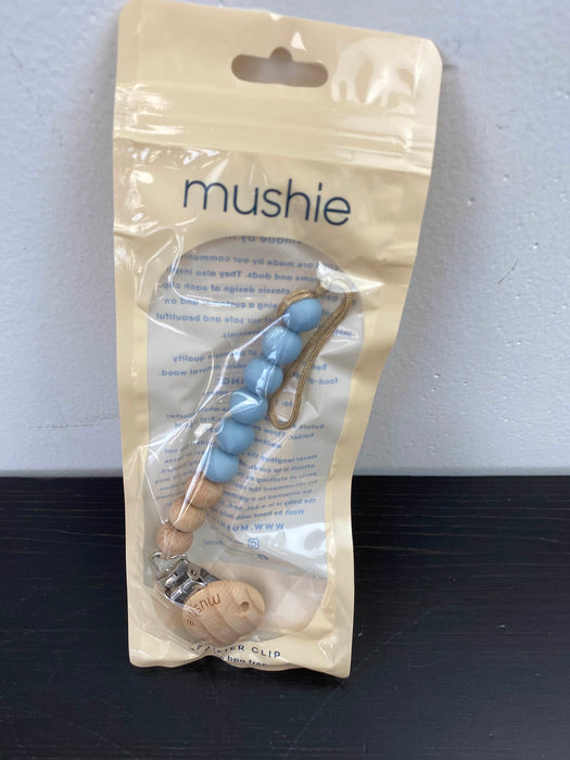 used Mushie Pacifier Clip