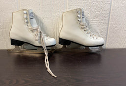 Shop Hespeler Junior Figure Skates, Size 12J at Goodbuygears
