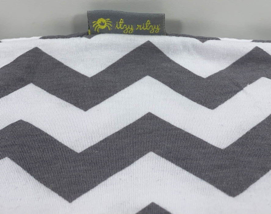 Shop Itzy Ritzy Mom Boss 4-in-1 Multi-Use Nursing Cover, Grey Chevron at Goodbuygears