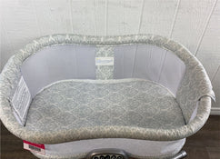 Shop Halo BassiNest Swivel Sleeper, Premiere Series at Goodbuygears