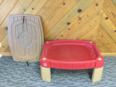 secondhand Step2 Naturally Playful Sand Table