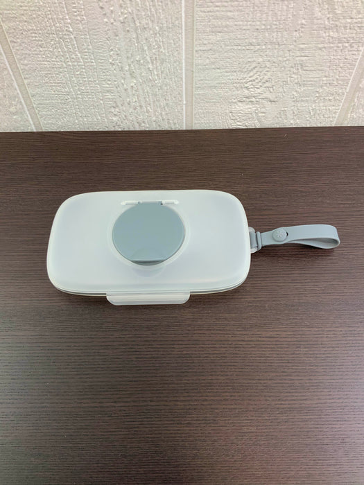 secondhand Skip Hop Grab & Go Snug Seal Wipes Case