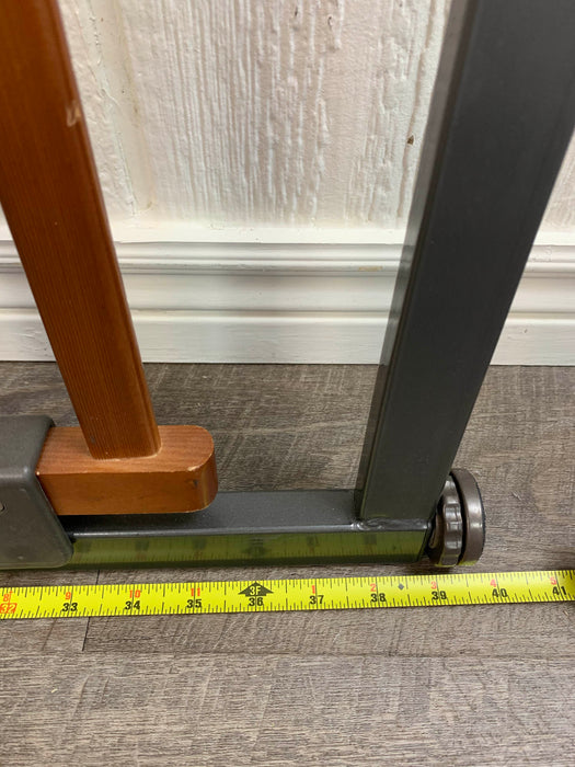 HomeSafe By Summer Infant Wood and Metal Pressure Mounted Gate