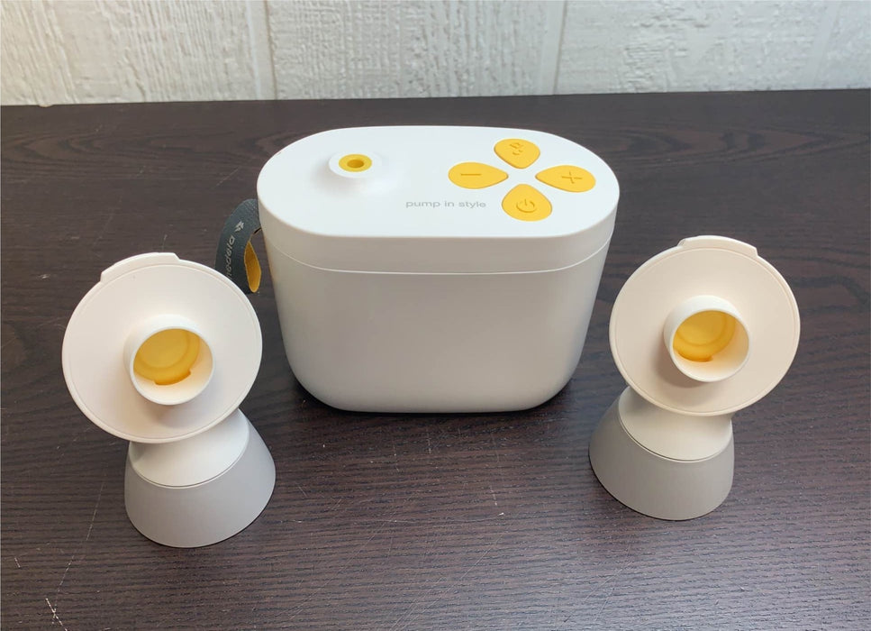 Shop Medela Pump In Style with MaxFlow, (21mm & 24mm Flanges) at Goodbuygears