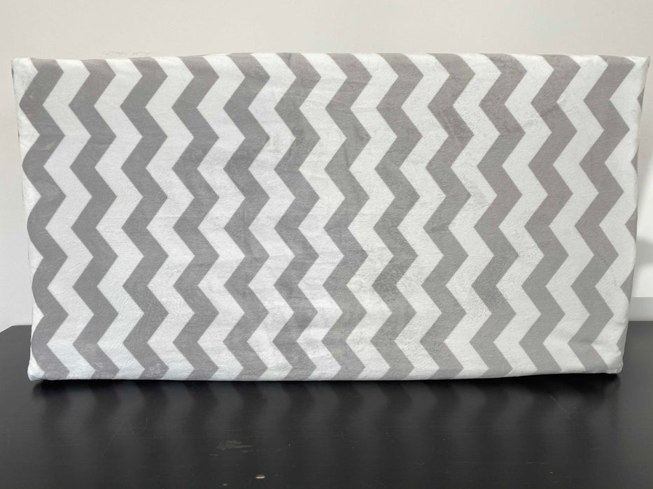 used Summer Infant Contoured Changing Pad