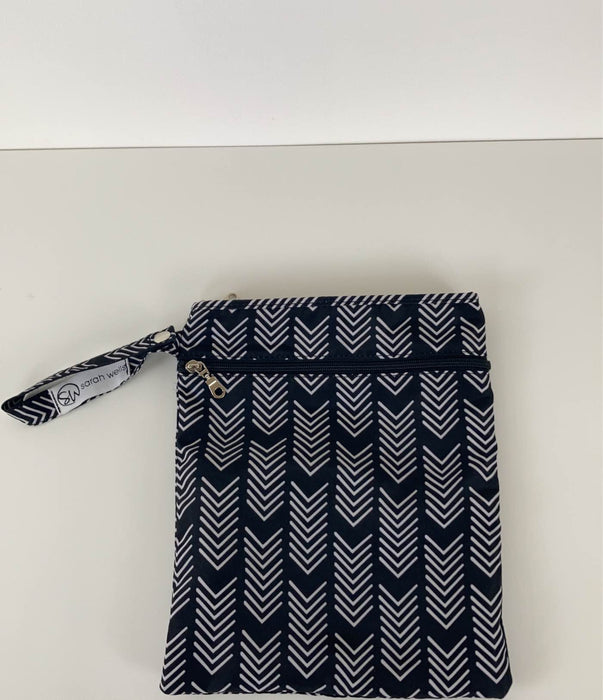 secondhand Sarah Wells Pumparoo, Black and white chevron