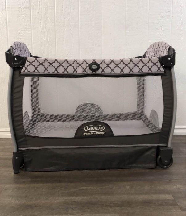 Graco Pack 'n Play Nearby Seat Playard