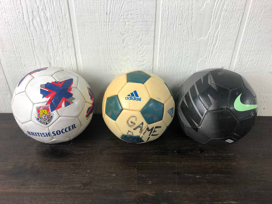 used BUNDLE Soccer Supplies, Three size 3 soccer balls