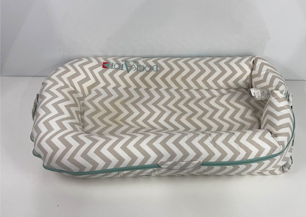 Shop Dockatot Deluxe+ Dock, Silver Lining (chevron) at Goodbuygears