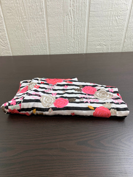 secondhand Itzy Ritzy Mom Boss 4-in-1 Multi-Use Nursing Cover