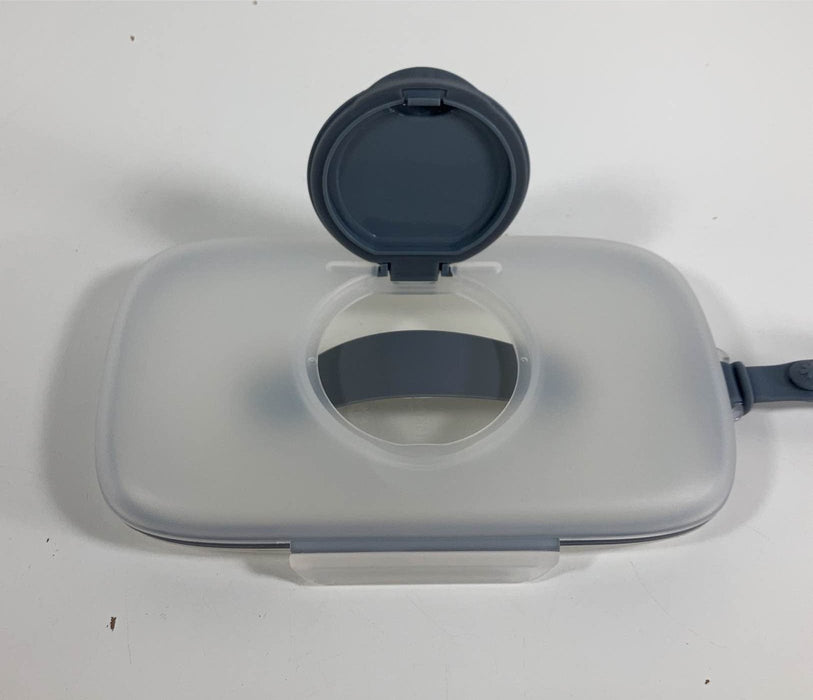 Shop Skip Hop Grab & Go Snug Seal Wipes Case, Grey at Goodbuygears