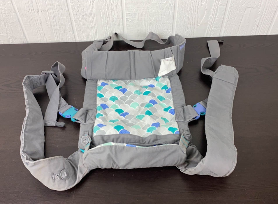 used Infantino Gather Scallop Pattern Carrier