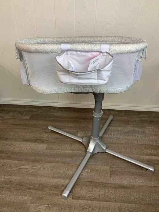secondhand Halo Bassinest Swivel Sleeper- Premiere Series