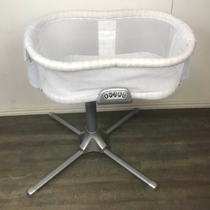 Shop Halo BassiNest Swivel Sleeper- Premiere Series at Goodbuygears