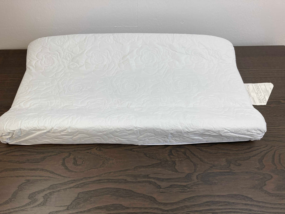 secondhand LA Baby Waterproof Contour Changing Pad