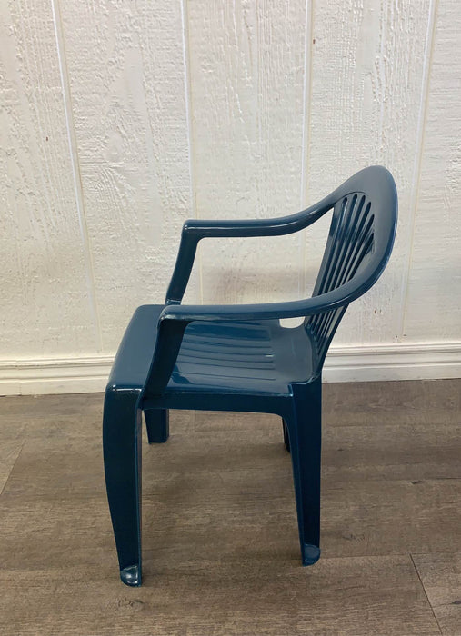secondhand Children’s Plastic Chairs