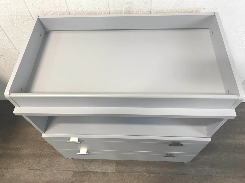 secondhand South Shore Reevo Changing Table And Dresser With Drawers