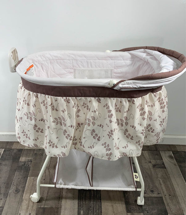 Shop Delta Children Sweet Beginnings Bassinet at Goodbuygears