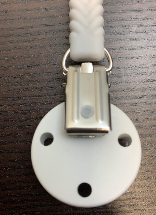 Shop Pacifier Clip at Goodbuygears