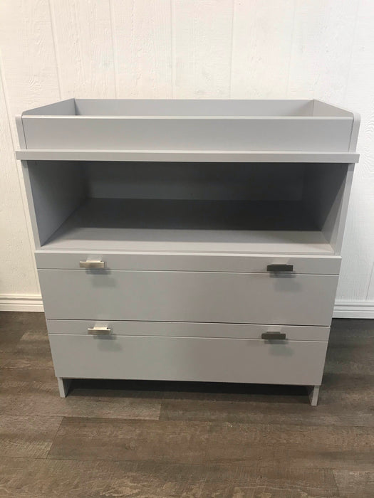 used South Shore Reevo Changing Table And Dresser With Drawers