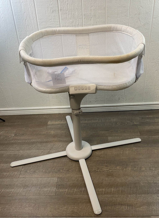 Shop Halo BassiNest Swivel Sleeper, Premiere Series at Goodbuygears