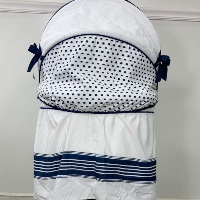 Shop Delta Children Smooth Glide Bedside Bassinet, With Fitted Sheet at Goodbuygears