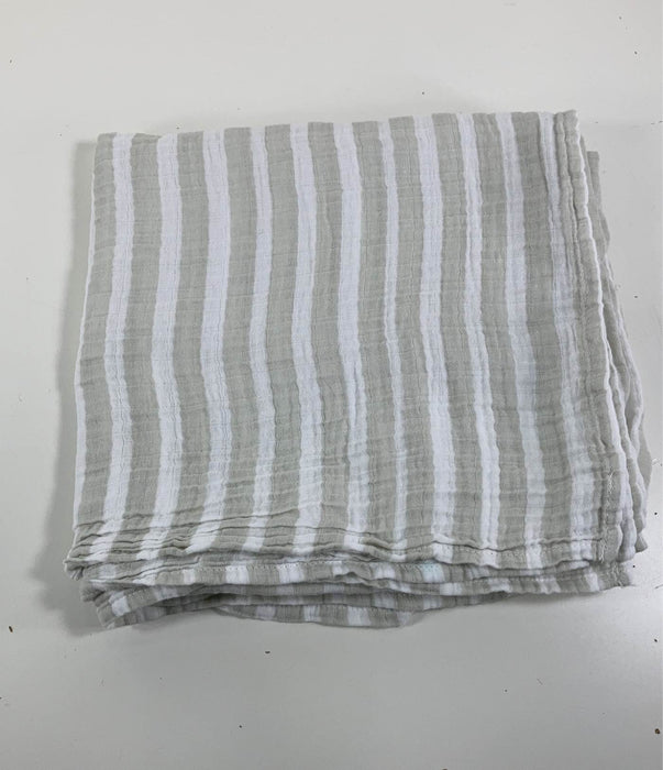 used Cloud Island Muslin Blanket