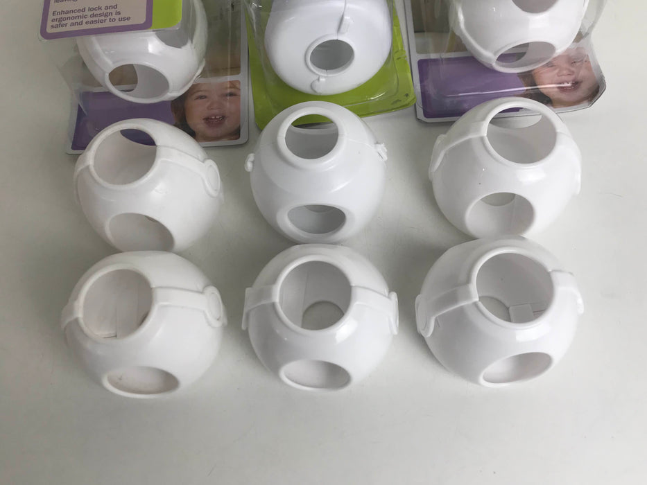 secondhand BUNDLE Baby Proofing Items, Doorknob covers