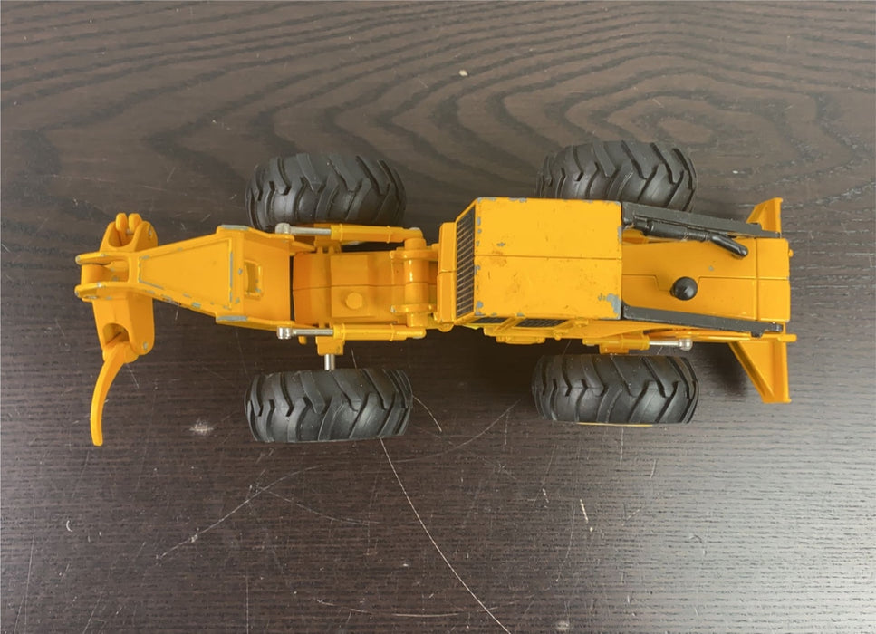 secondhand John Deere Grapple Skidder