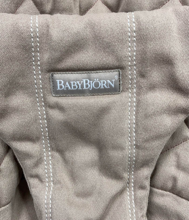 Shop BabyBjorn Bouncer Bliss, Sand Gray Cotton Classic Quilt at Goodbuygears