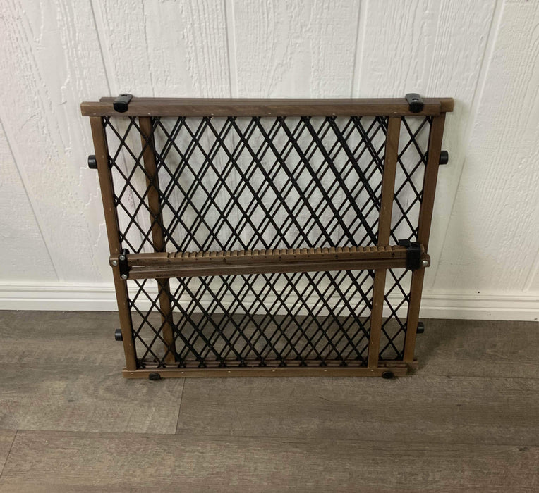 Shop Evenflo Position & Lock Adjustable Wood Baby Gate, Farmhouse Collection at Goodbuygears