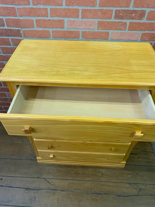 secondhand Delta Children's 5 drawer Dresser