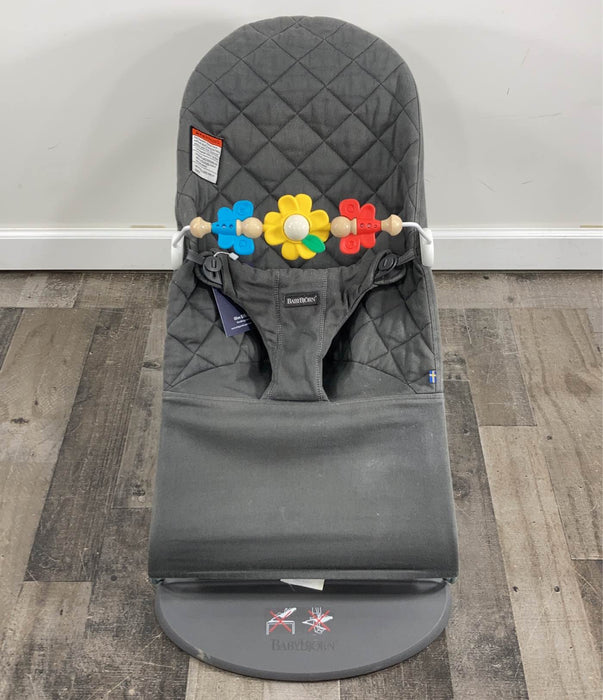 Shop BabyBjorn Bouncer Bliss, Black Cotton Classic Quilt with Toy Bar at Goodbuygears