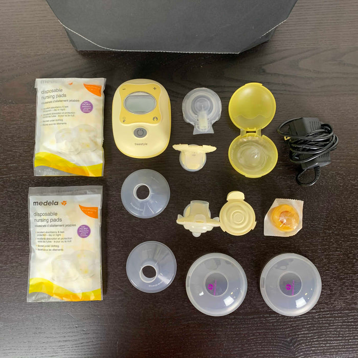 secondhand Medela Freestyle Breast Pump, With Tote & Accessories