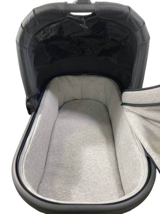 Shop UPPAbaby V2 Bassinet, Jake (Charcoal) at Goodbuygears