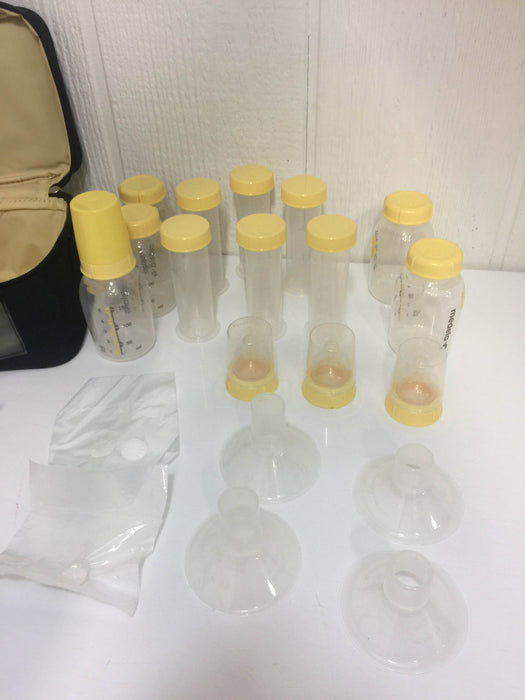 secondhand BUNDLE Medela Accessories and Bottles