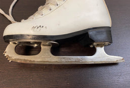 Shop Hespeler Junior Figure Skates, Size 12J at Goodbuygears