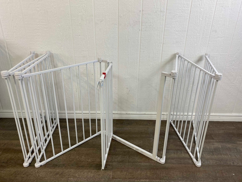 secondhand Regalo 4 In 1 Play Yard