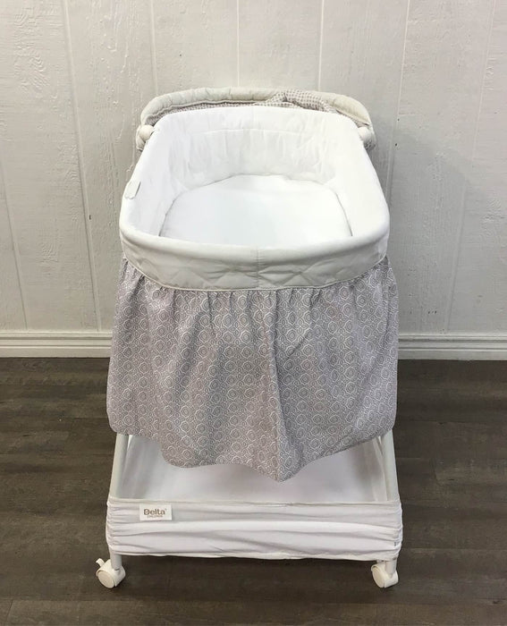 Shop Delta Children Deluxe Gliding Bassinet at Goodbuygears