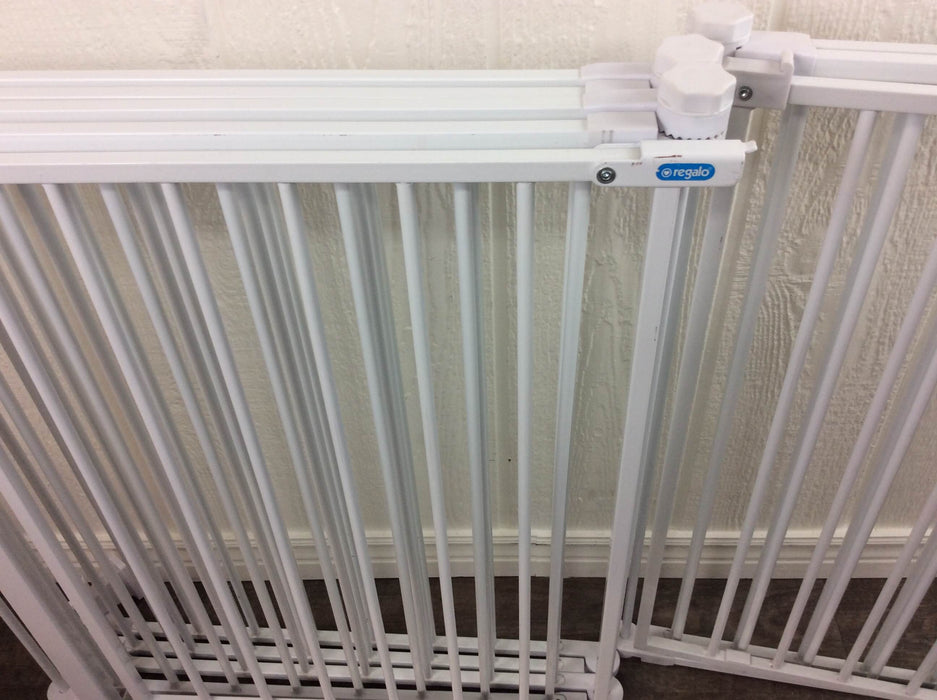 secondhand Regalo Double Door Super Wide Safety Gate