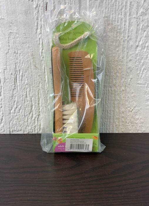Shop Green Sprouts Brush And Comb Set at Goodbuygears
