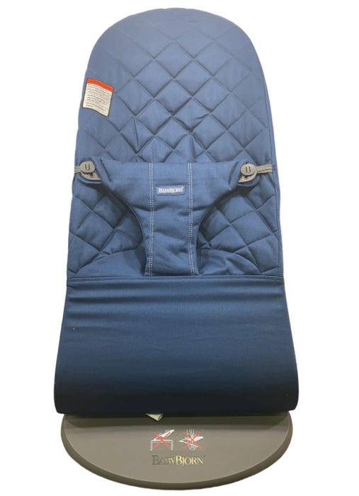 Shop BabyBjorn Bouncer Bliss, Dark Gray Frame, Midnight Blue Cotton Classic Quilt at Goodbuygears