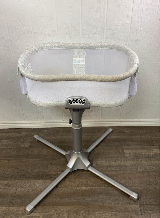Shop Halo BassiNest Swivel Sleeper, Premiere Series at Goodbuygears