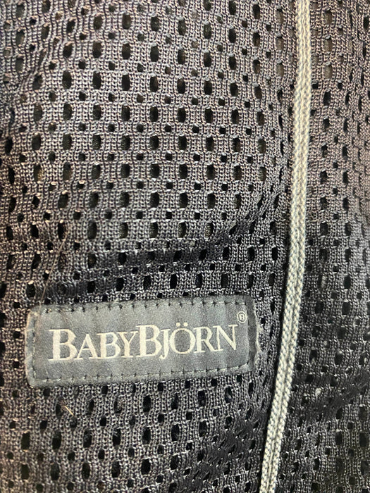 Shop BabyBjorn Baby Carrier Mini, Anthracite 3D Mesh at Goodbuygears