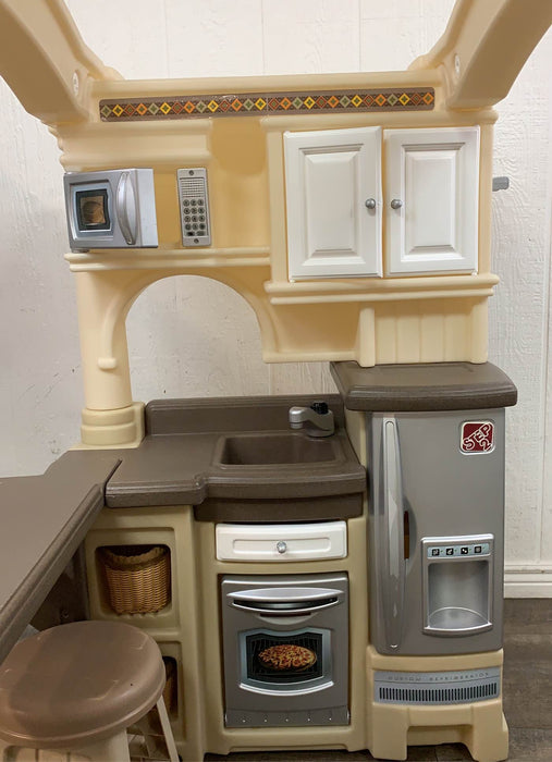 secondhand Step2 Grand Walk-In Kitchen