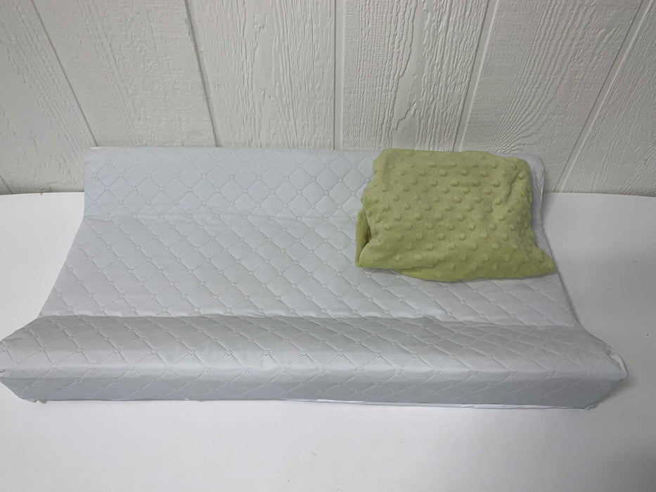secondhand BUNDLE Changing Pad With Covers