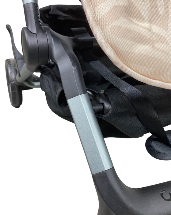 Shop Colugo Compact Stroller, 2022, Dune Zebra at Goodbuygears