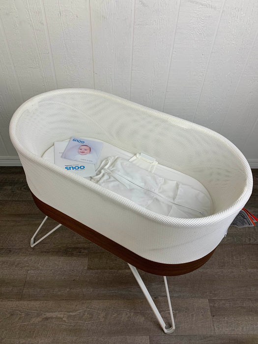 secondhand Happiest Baby SNOO Smart Sleeper