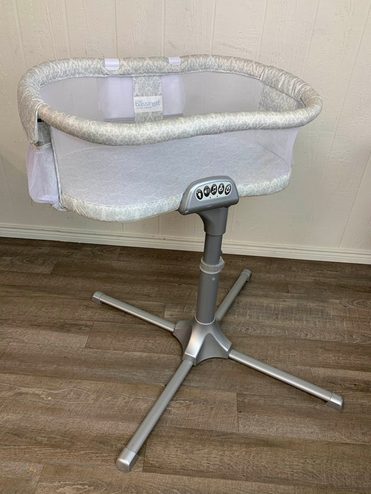 used Halo Bassinest Swivel Sleeper- Premiere Series