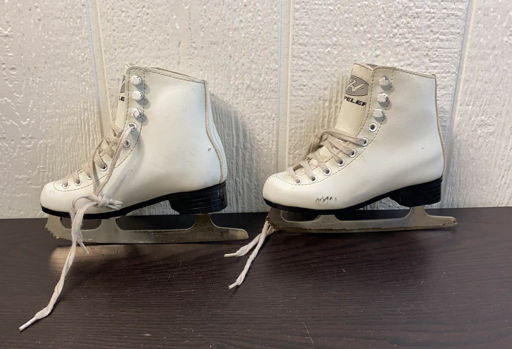 Shop Hespeler Junior Figure Skates, Size 12J at Goodbuygears